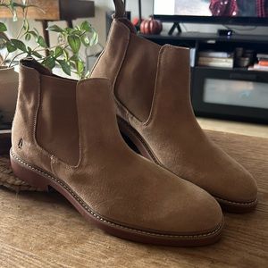 Brand new-Never worn-Chelsea boots